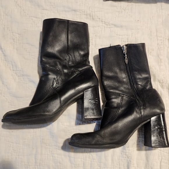 Harley-Davidson Shoes - Authentic Harley Davidson Black Zip U Leather Flame Boots with Chunky Heel - 6.5
